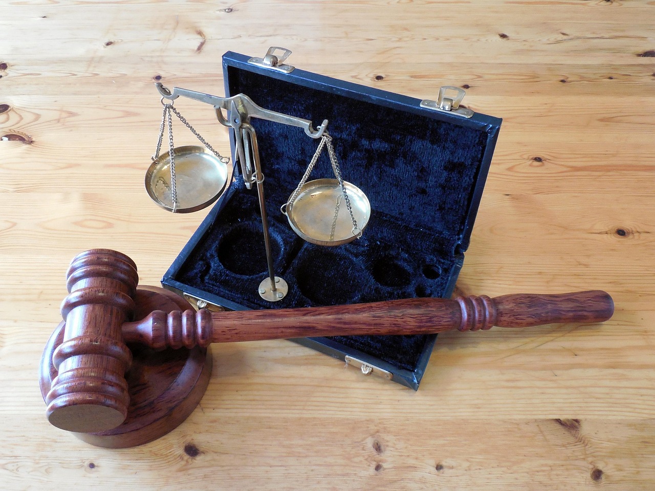 Hammer, libra, dish — Junk e-mail Law - What You Must Know About Junk e-mail Law