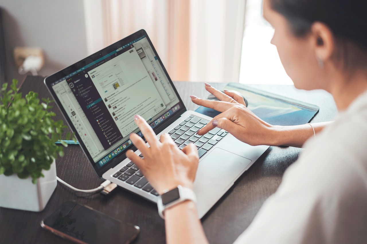 Telework, technology, laptop — Maximize Your Investment: Expert Advice on Futures Trading Discounts