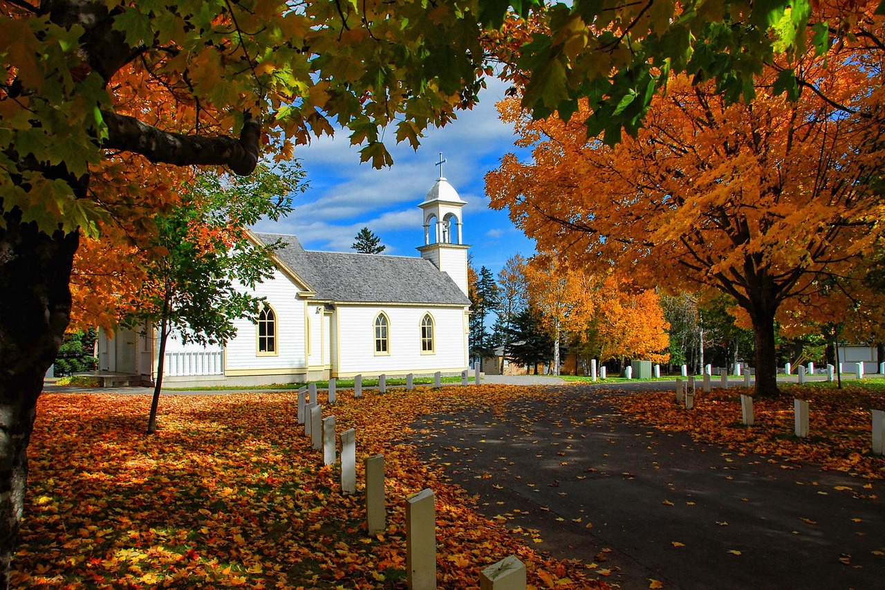 Canada, autumn, church — Tips for Shopping Safely at an Offshore Online Store